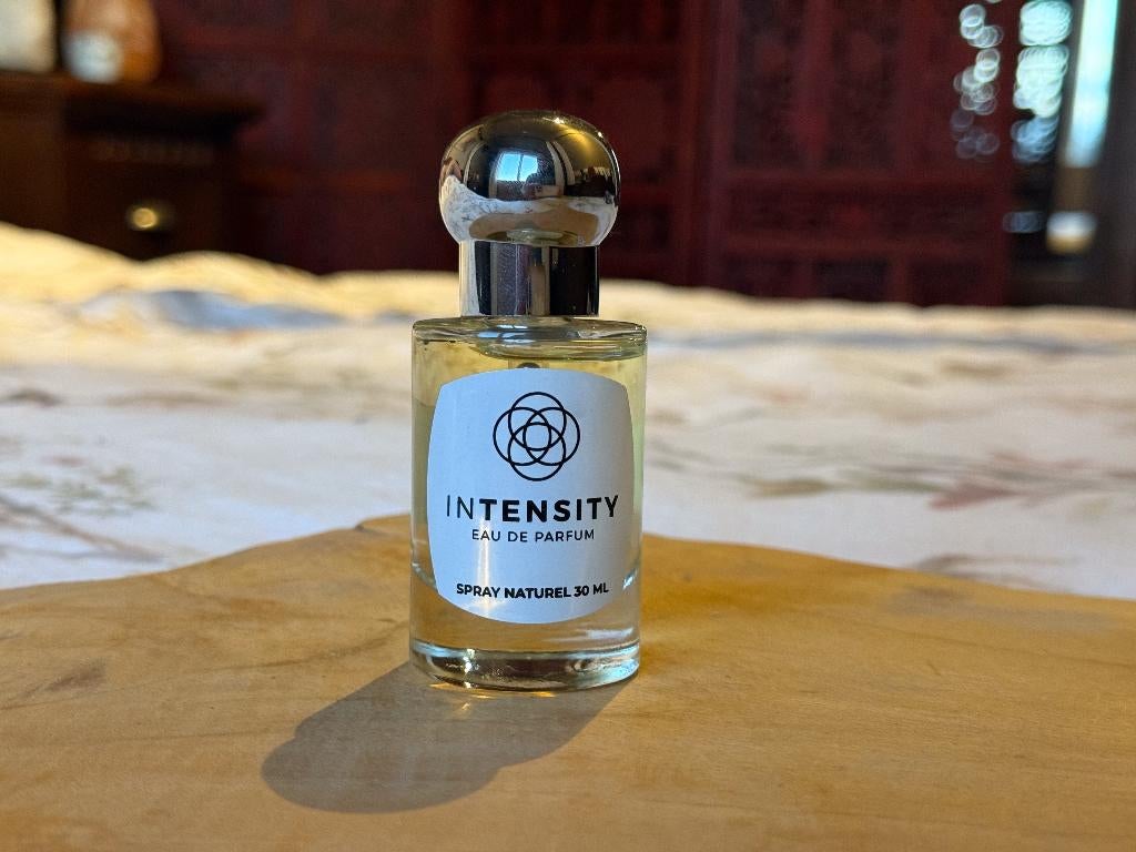 Intensity - 100% Wood 30ml, Bijoux, Sacs & Beauté, Beauté | Parfums, Enlèvement ou Envoi