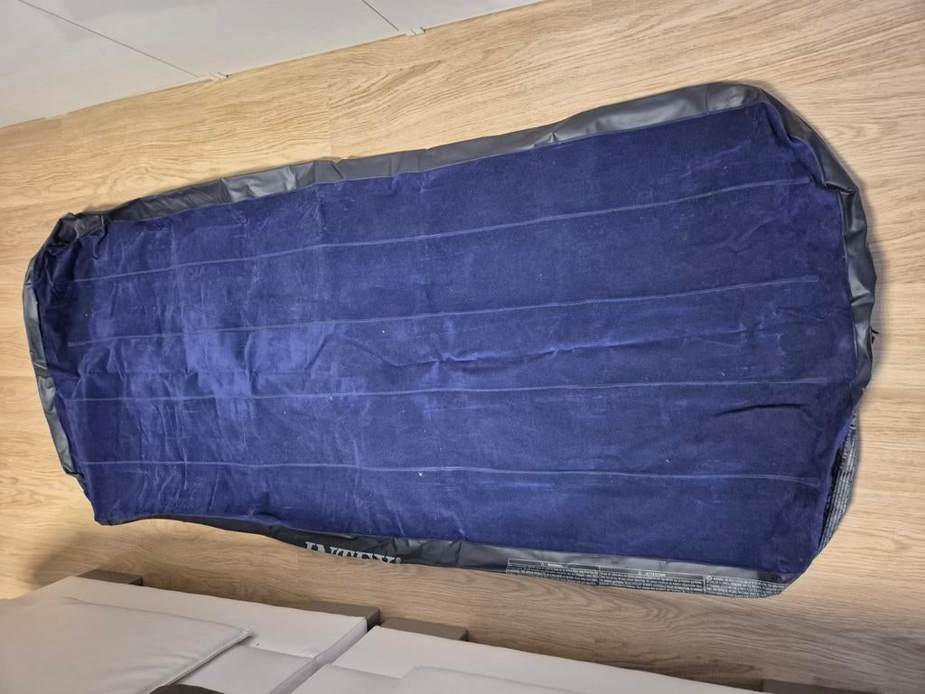 Dunne 1p luchtmatras met pomp, Ophalen, Zo goed als nieuw