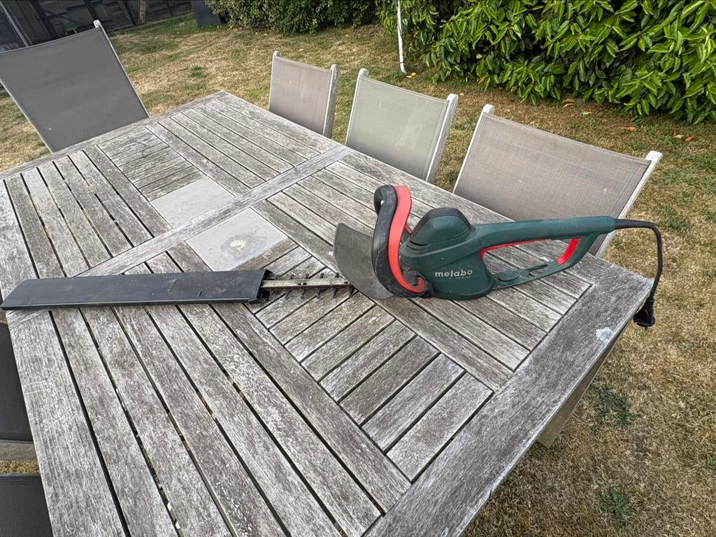 Elektrische heggenschaar Metabo, Ophalen