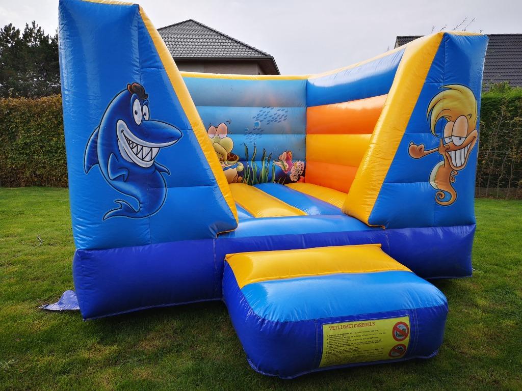 Verhuur springkasteel sea world, Hobby en Vrije tijd, Feestartikelen | Verhuur, Verzenden