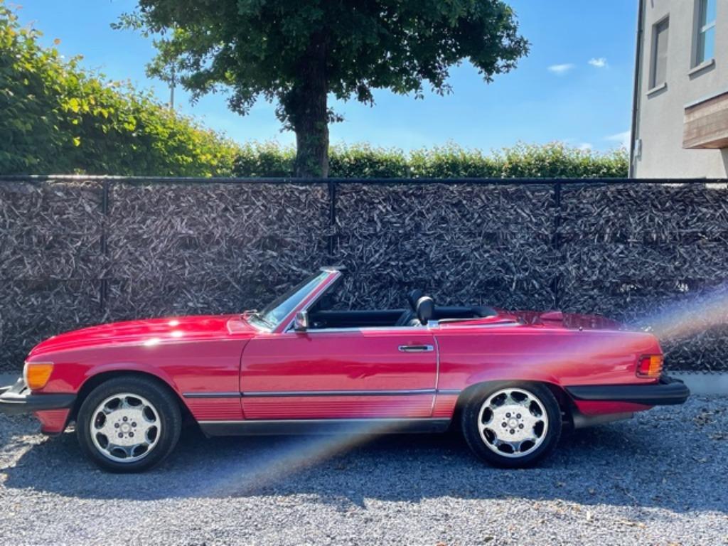 Mercedes 560 SL R107 Roadster + Hardtop ' Bobby Ewing 'look, Automaat, 5600 cc, Zwart, Cabriolet