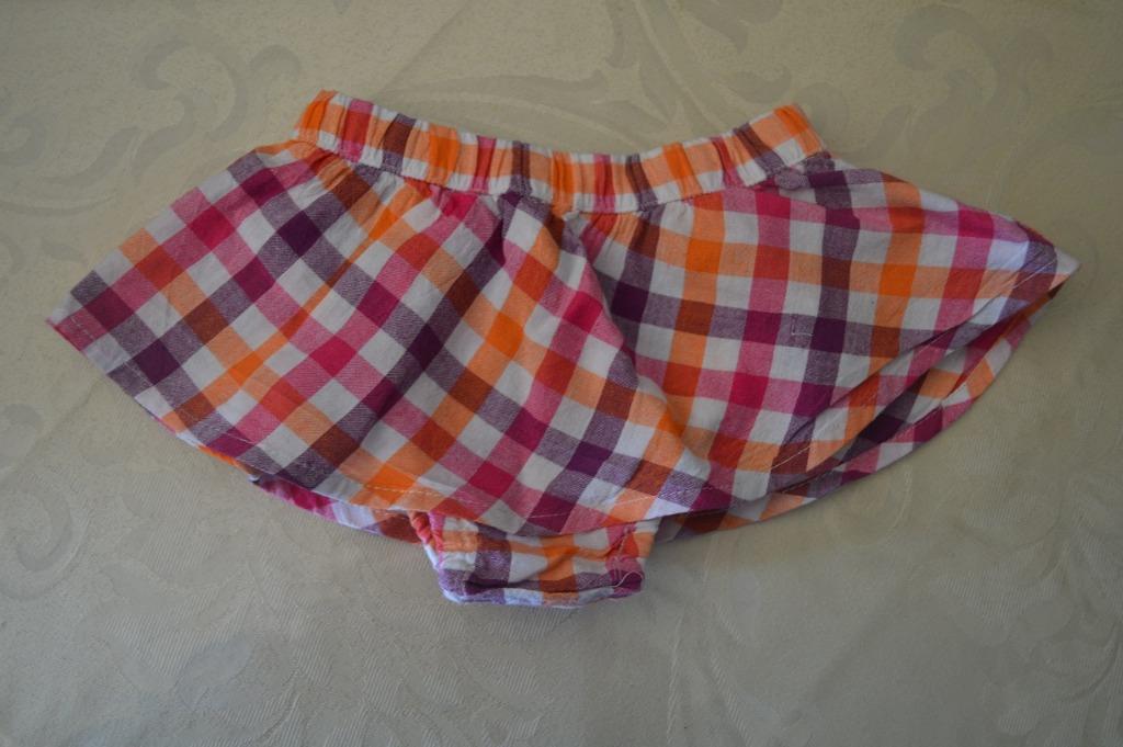 Zwembroekje met rokje over geruit wit/oranje/roze/mauve m 62, Kinderen en Baby's, Babykleding | Baby-zwemkleding, Zeeman, Maat 62