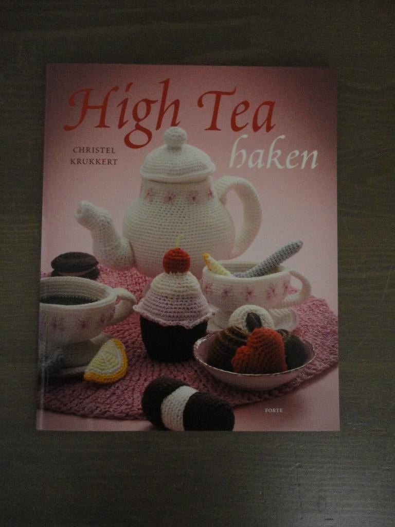 High tea haken - Christel Krukkert, Breien en Haken, Ophalen of Verzenden, Zo goed als nieuw, Christel Krukkert