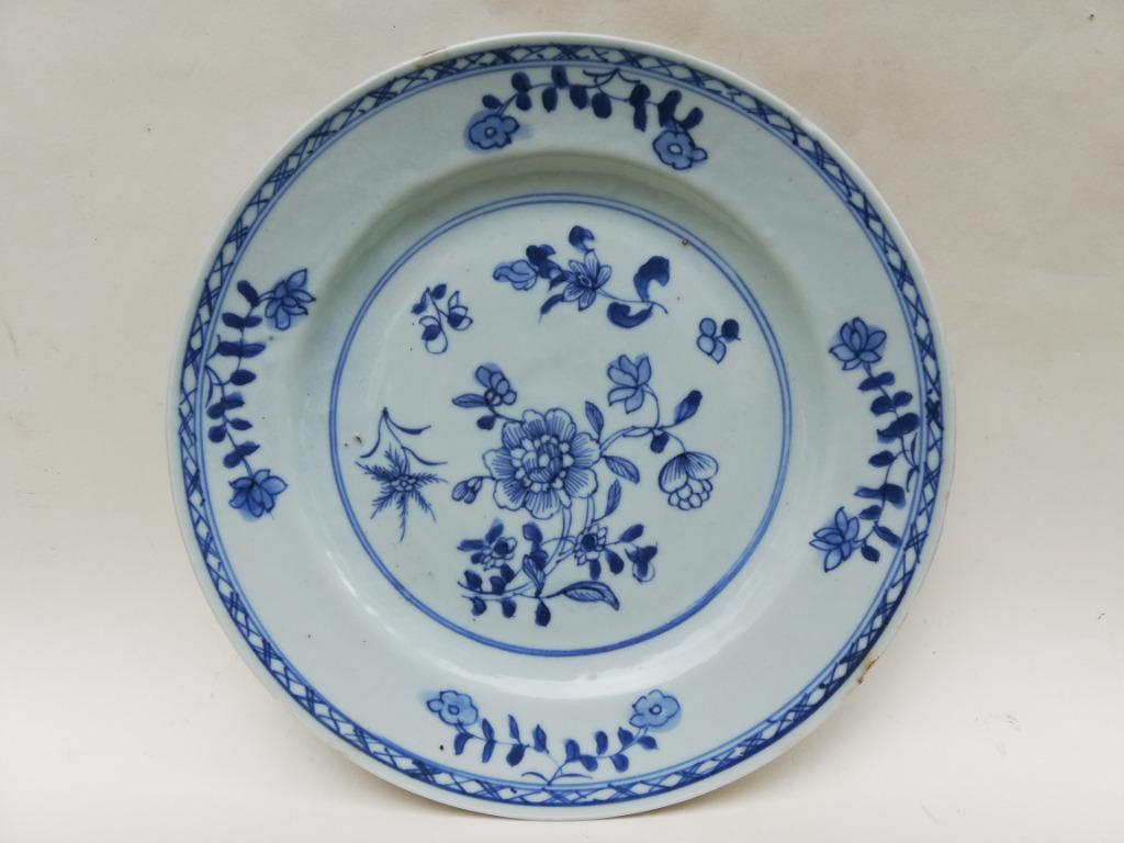 Chinees export porselein - mooi bord met bloemen - 18de Eeuw, Ophalen of Verzenden