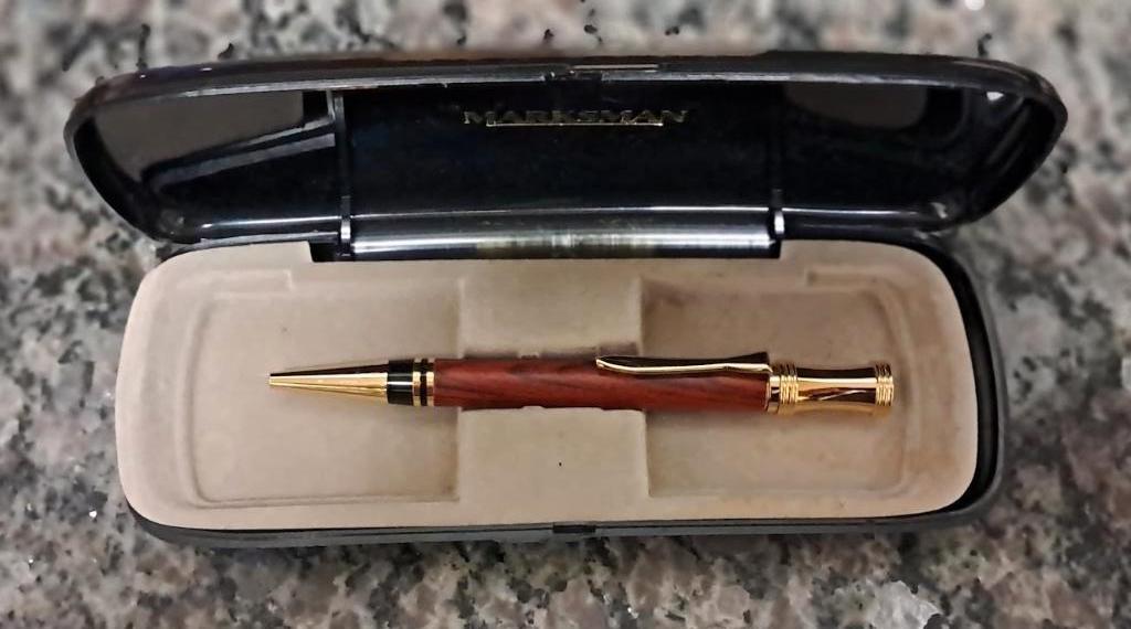 Bic imitation bois, Envoi, Neuf