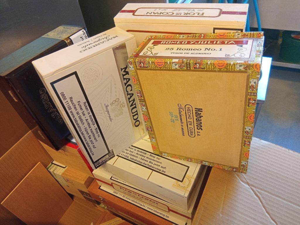 boite de cigare vide, Enlèvement, Neuf