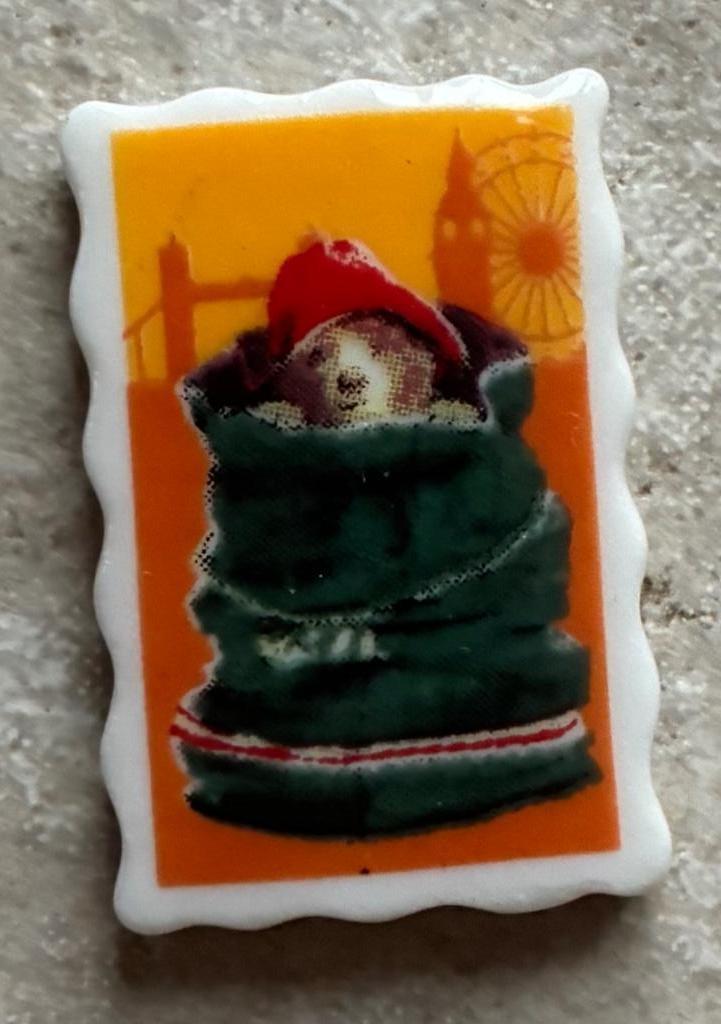 Fève Paddington (?) P&GCo - orange jaune gris rouge - bon ét, Verzamelen, Beelden en Beeldjes, Gebruikt, Dier, Ophalen of Verzenden
