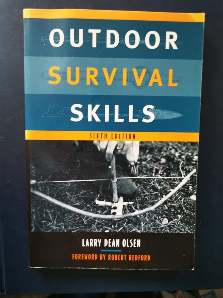 Outdoor survival skills - Larry Dean Olsen 6e Editie 1997, Boeken, Ophalen of Verzenden, Zo goed als nieuw, Overige onderwerpen