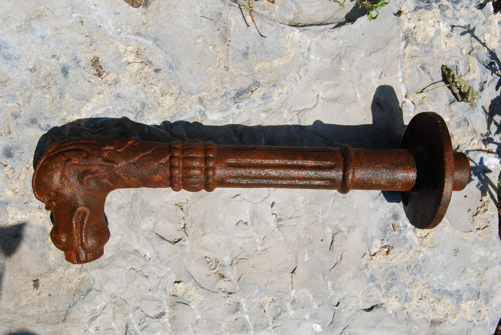 Jet d'eau, gargouille ,bouche de fontaine en fonte, Jardin & Terrasse, Pièces d'eau & Fontaines, Enlèvement ou Envoi, Comme neuf