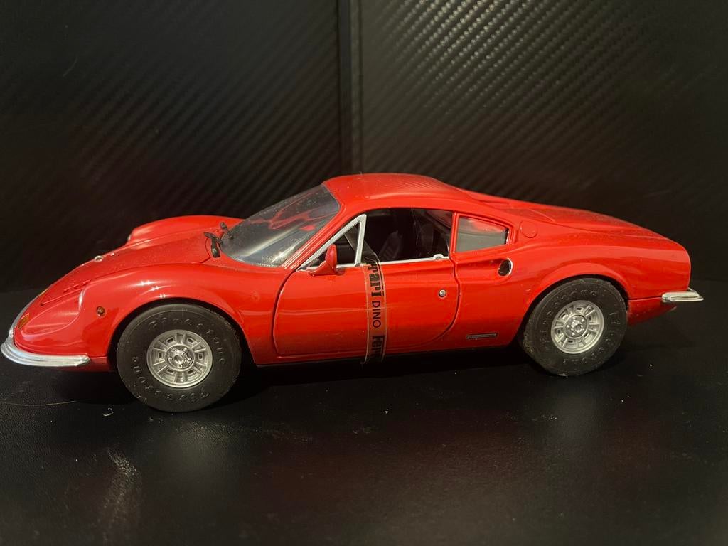 Ferrari 246 GT Dino 1/18ème, Enlèvement ou Envoi, Comme neuf