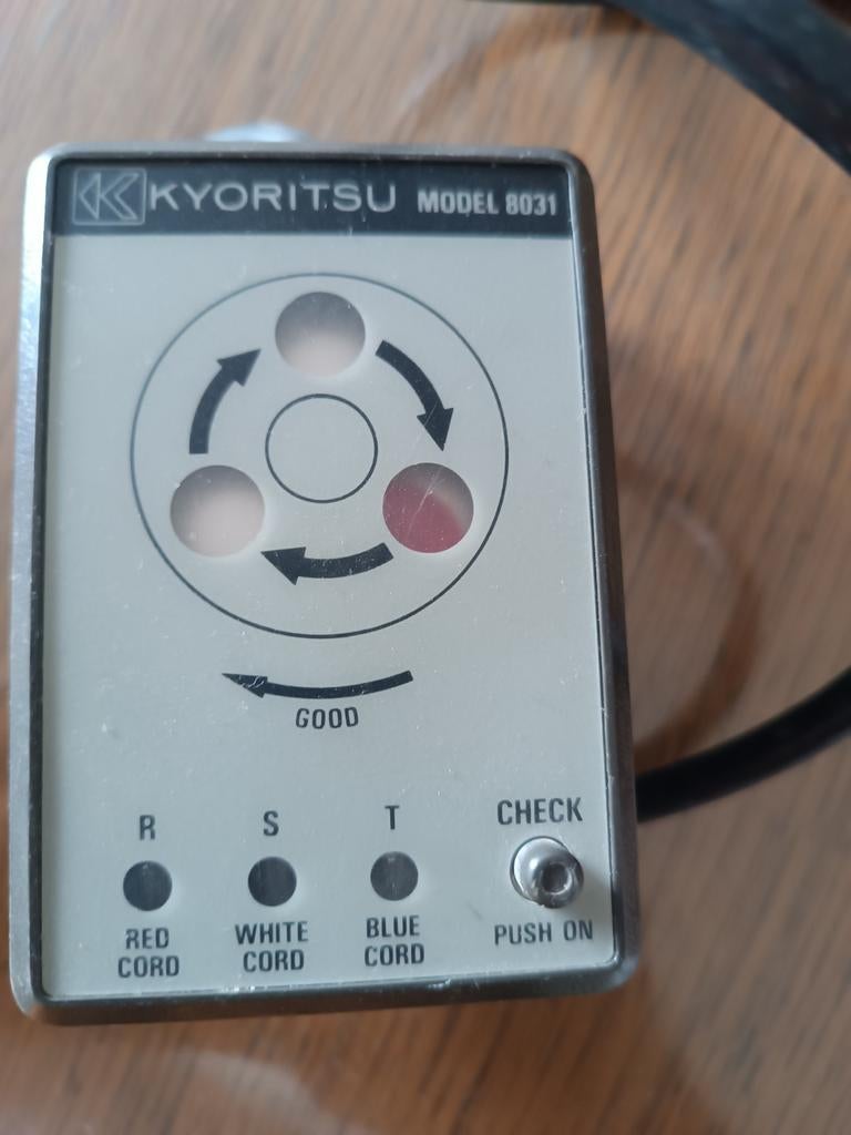 Kyoritsu 8031 Draaiveldmeter bereik van 110V tot 600V AC met, Doe-het-zelf en Bouw, Meetapparatuur, Ophalen