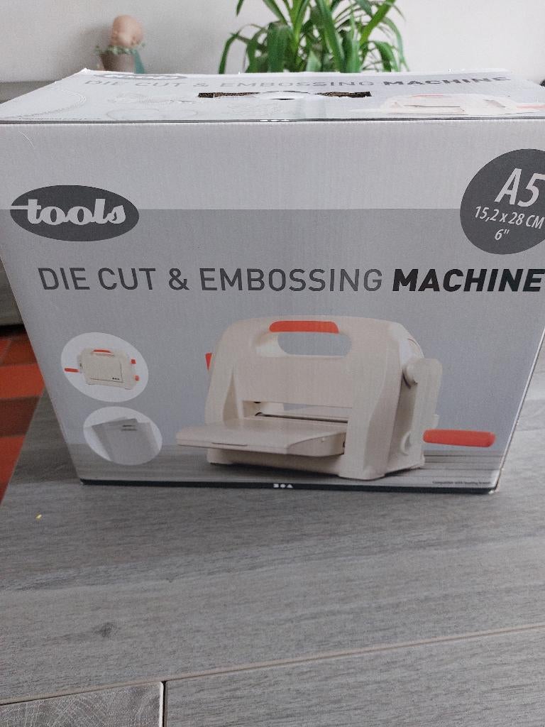 Die cut & embossing machine A5, Hobby & Loisirs créatifs, Scrapbooking, Neuf, Autres types, Autres marques, Enlèvement