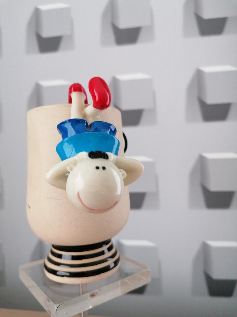 Bloempothanger beeldje humor 9 cm, in steen, Enlèvement ou Envoi, Utilisé, Pierre