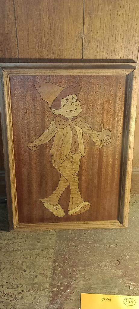 Marqueterie bois,personnage de conte,signé Kurt W.34x44,n381, Enlèvement ou Envoi, Gravure, Signé