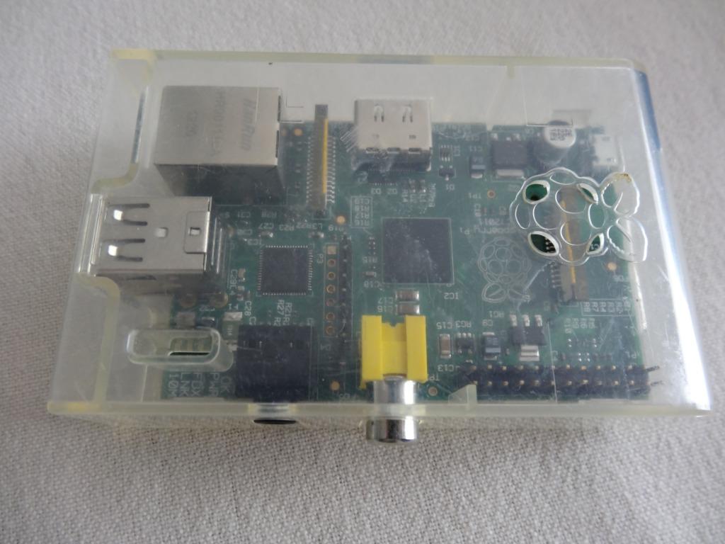 Raspberry PI 1 Retro (2012) en tevens zeldzaam!, Ophalen of Verzenden, Gebruikt