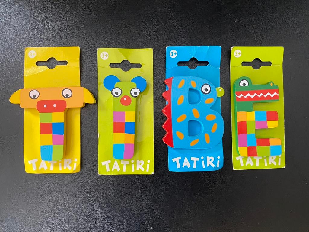 🍄 NIEUWE  Vrolijke Houten Letters     “ Tibe “  🍄, Enlèvement ou Envoi, Neuf, Décoration murale