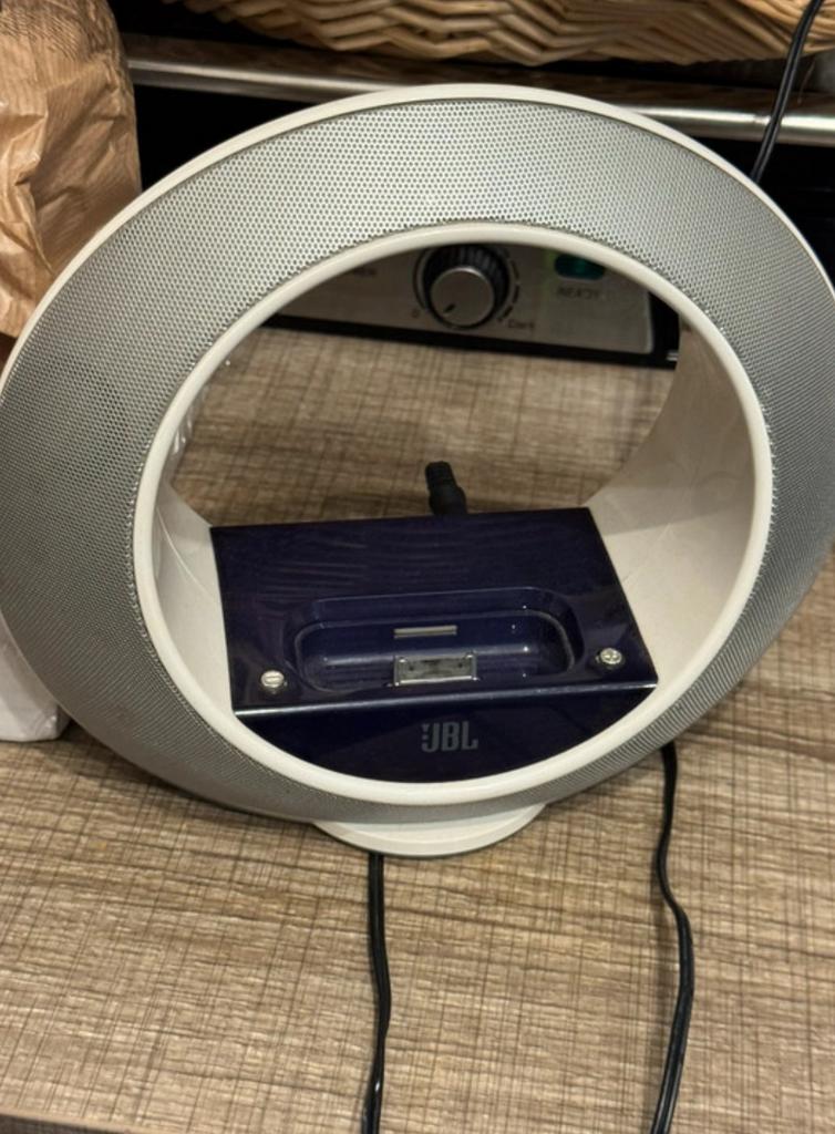 JBL radial micro.  Werkt met iPhone, iPod en AUX, Enlèvement, Utilisé, Nano