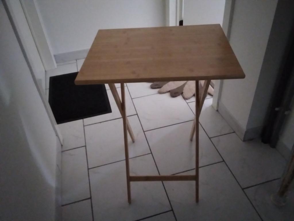 Petite table en bambou, Enlèvement
