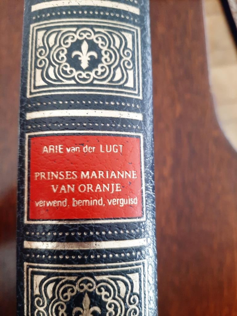 Prinses Marianne van Oranje – Arie van der Lugt, Boeken, Ophalen of Verzenden, Zo goed als nieuw