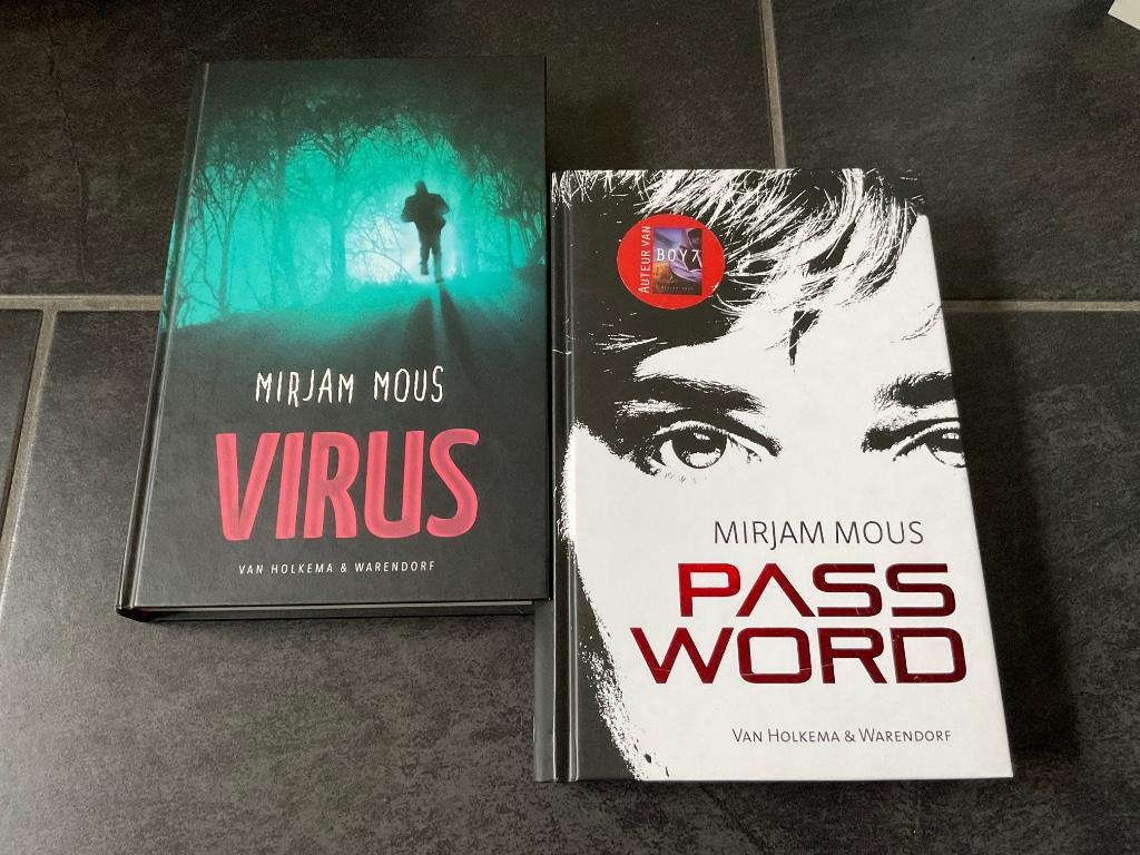Boeken Mirjam Mous Virus & Password, Boeken, Ophalen of Verzenden, Gelezen, Mirjam Mous