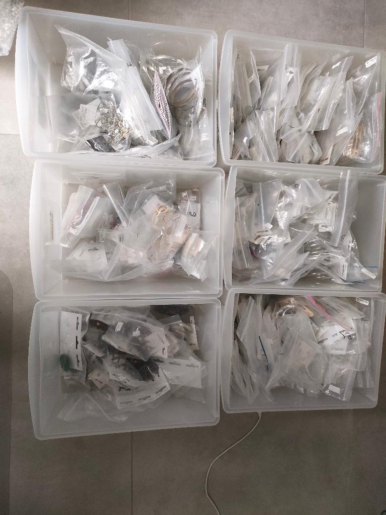 Grote partij sieraden en accessoires, Enlèvement ou Envoi, Neuf