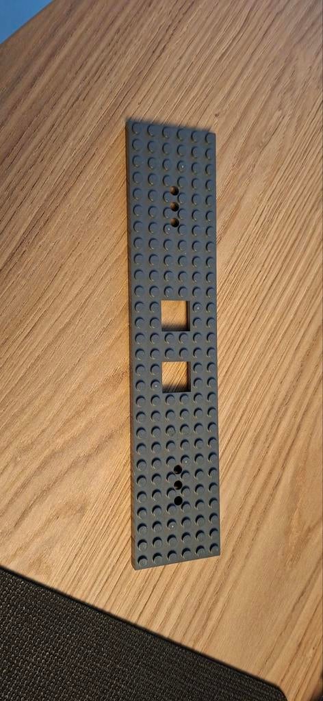 Base de train 6 x 28 avec 3 trous ronds (gris DB) 92339, Enlèvement ou Envoi