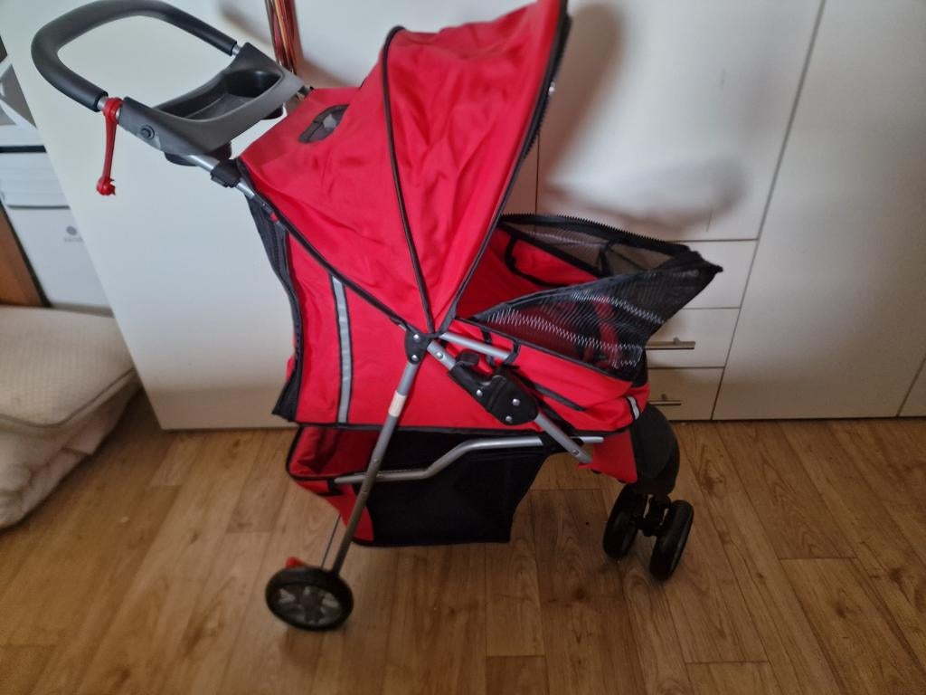 Buggy de promenade ou de spectacle pratique pour chiens ou c, Animaux & Accessoires, Accessoires pour chats, Comme neuf, Enlèvement ou Envoi