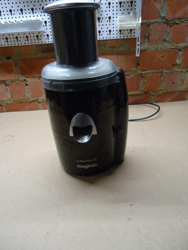 Centrifugeuse Duo Plus XL Magimix 18042B comme neuf !, Electroménager, Enlèvement, Comme neuf, Électrique, Presse-agrumes
