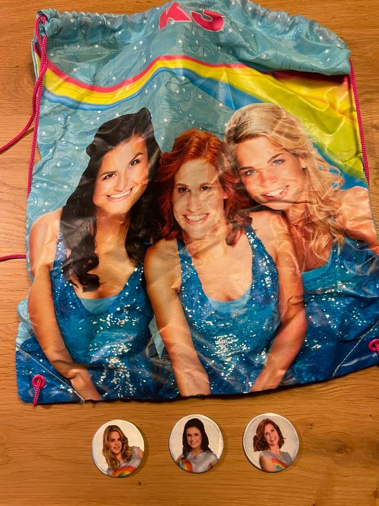 Sportzakje en 3 badges K3, Handtassen en Accessoires, Ophalen of Verzenden, Gebruikt, Rugtas