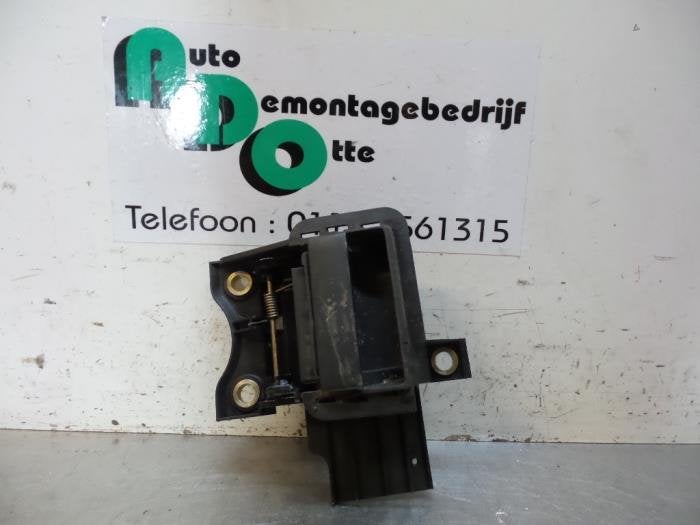Poignée portière arrière camionnette d'un Volkswagen Cadd, Volkswagen, -, 3 mois de garantie, Utilisé