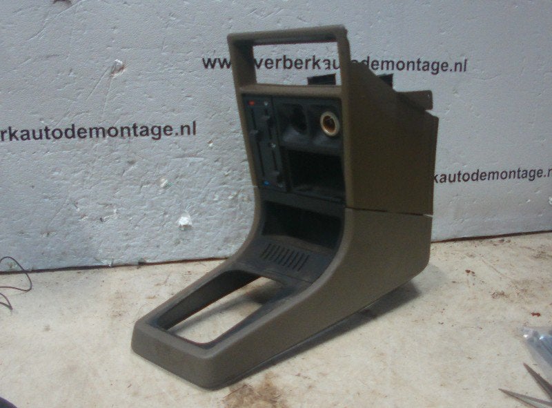 MIDDENCONSOLE Kadett E (33 / 34 / 43 / 44) (90-341-788), Auto-onderdelen, Interieur en Bekleding, Gebruikt, Opel, Opel Automobile GmbH