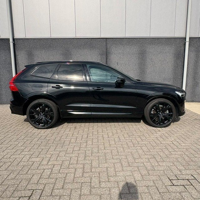 Volvo XC60 BLACK EDITION AWD 4X4 !, https://public.car-pass.be/vhr/72e8455b-7d1f-44bb-aac2-42ff4c17ba8a, Achat, Euro 6, Entreprise