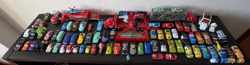 85 Disney Pixar CARS Die Cast auto's en vrachtwagens, Ophalen of Verzenden, Zo goed als nieuw, Auto