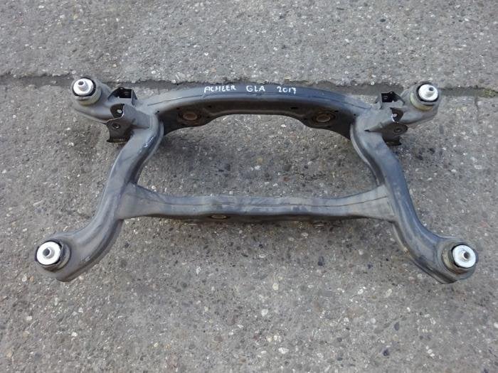 Subframe van een Mercedes GLA, Gebruikt, -, Ophalen of Verzenden, -