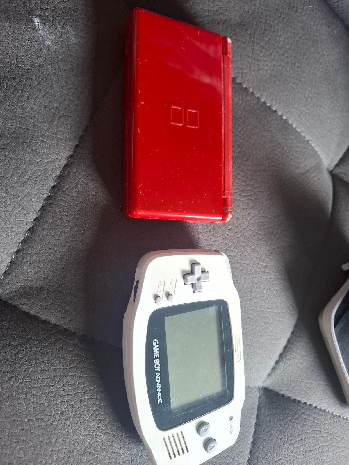 lot de deux console game boy et Nintendo DS, Enlèvement ou Envoi