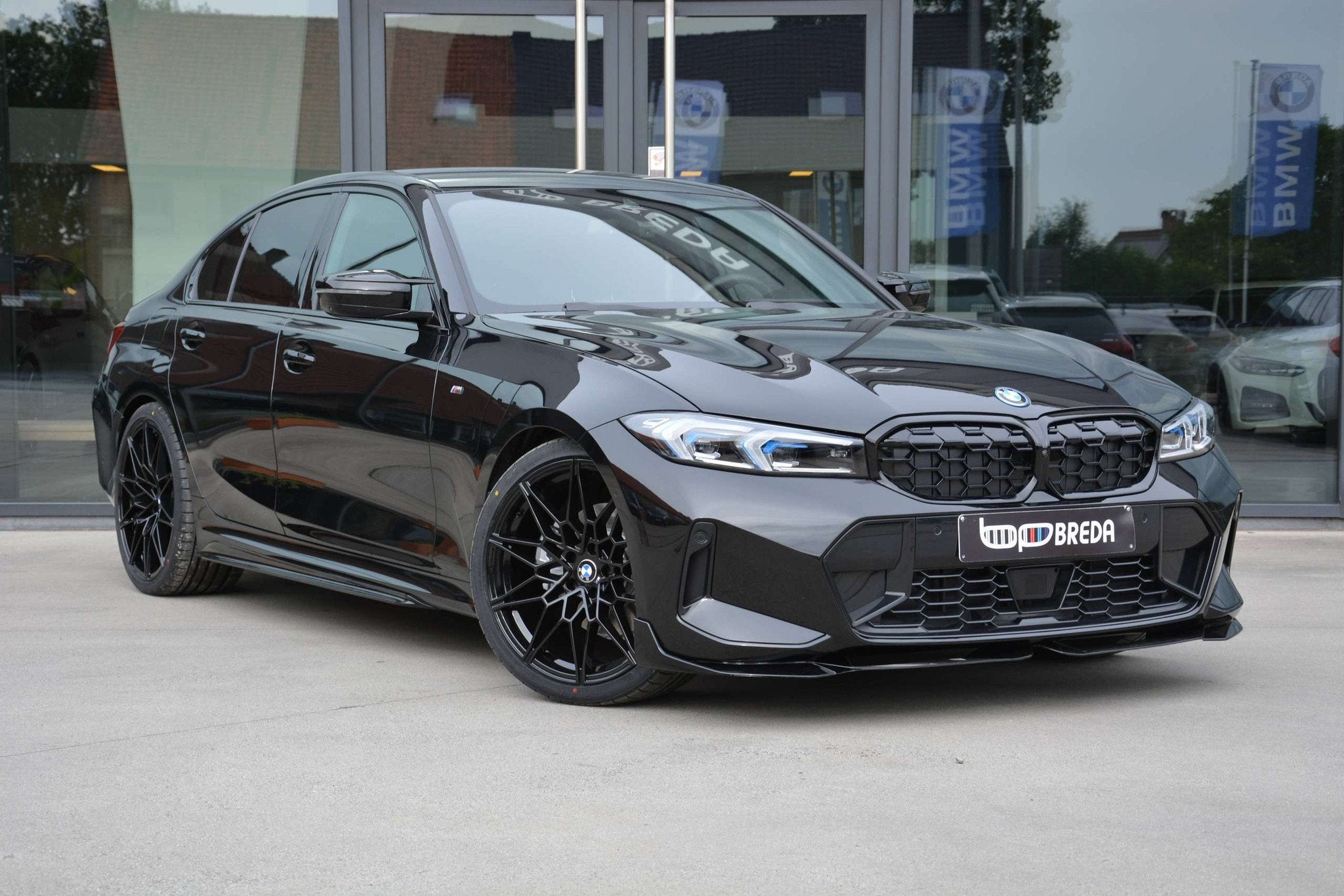 BMW 3 Serie 330 e M-Performance LCI II/ACC/HUD/360cam/Keyles, Auto's, BMW, Achterwielaandrijving, Zwart, 4 cilinders, Zwart