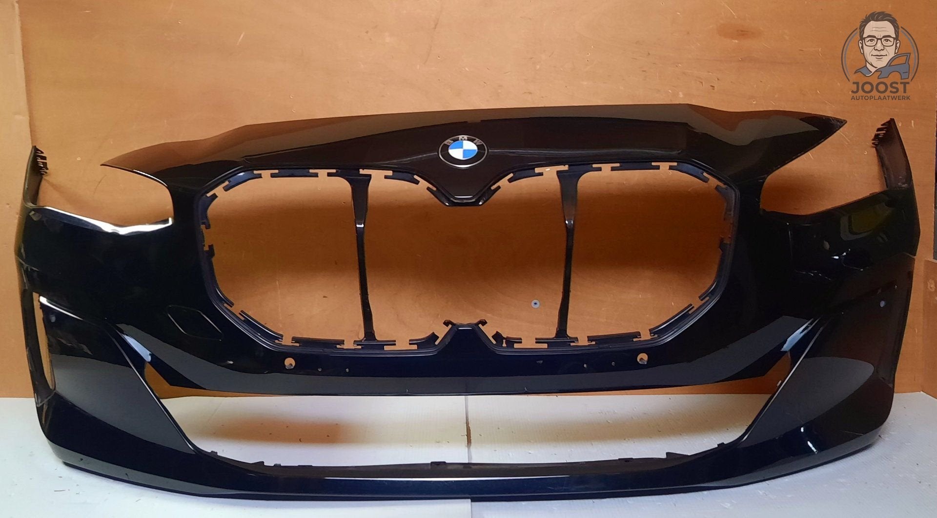 Voorbumper orgineel BMW 2-Serie Active Tourer U06 v.a 2022, Auto-onderdelen, Gebruikt, Voor, Herkomst onderdeel bekend, BMW