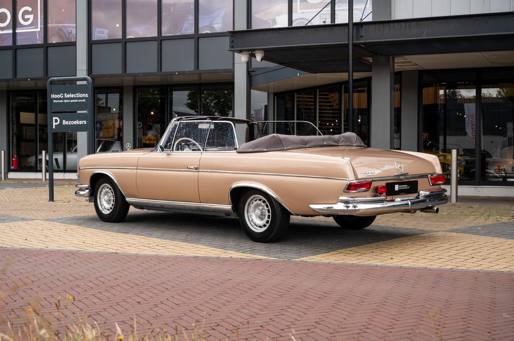 Mercedes-Benz S-Klasse 250 SE W111 Cabriolet (bj 1963), Auto's, Oldtimers, 4 zetels, 2496 cc, Cabriolet, Beige