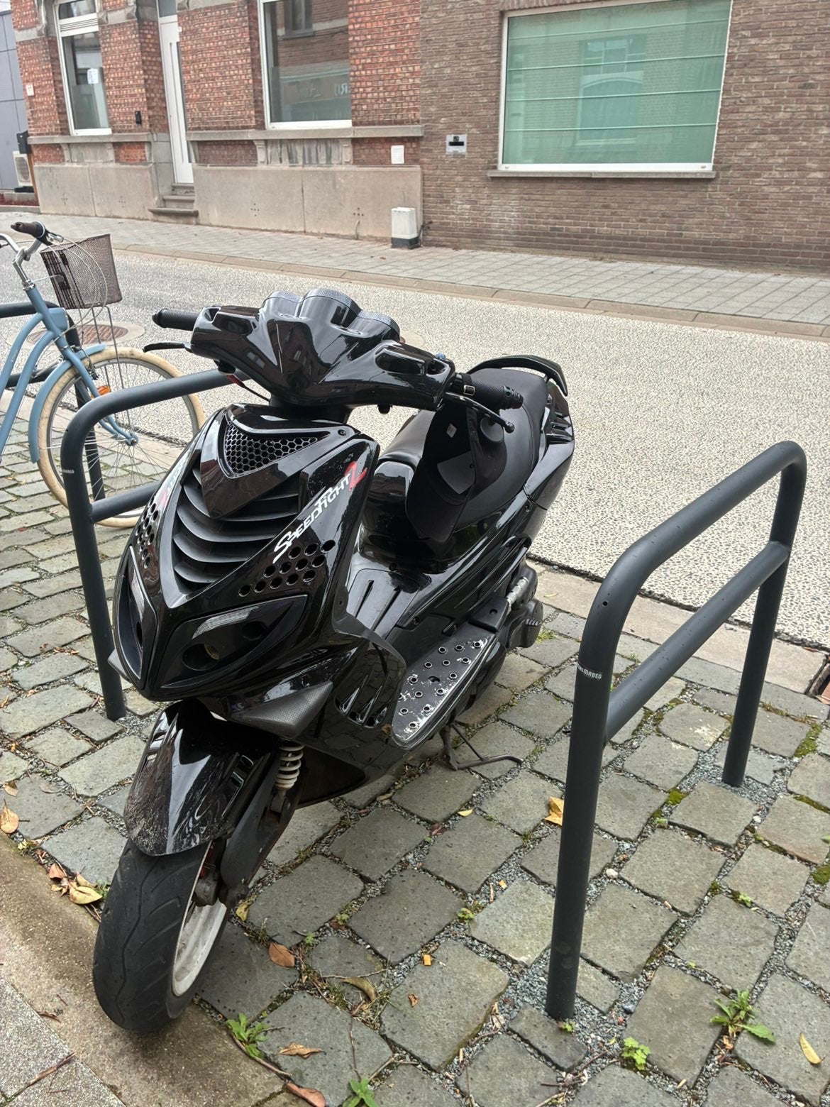 Gezocht: kappe speedfight 2, Fietsen en Brommers, Scooters | Peugeot, Ophalen, Zo goed als nieuw, Speedfight