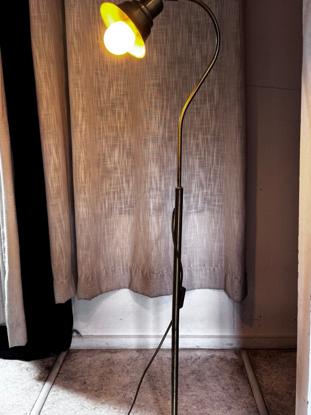 Lampadaire vintage en métal – style industril, Enlèvement, Comme neuf, Métal