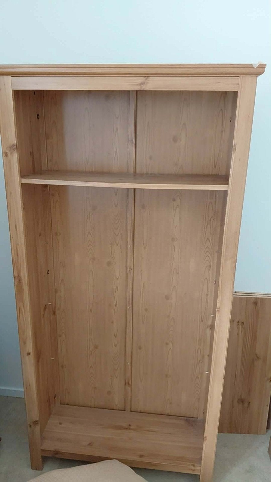 Armoir biblio, Enlèvement