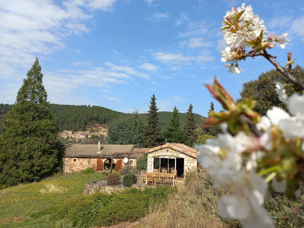 Une oasis ardèchoise isolée, Vacances, Maisons de vacances | France, Ardèche ou Auvergne, Maison de campagne ou Villa, Campagne