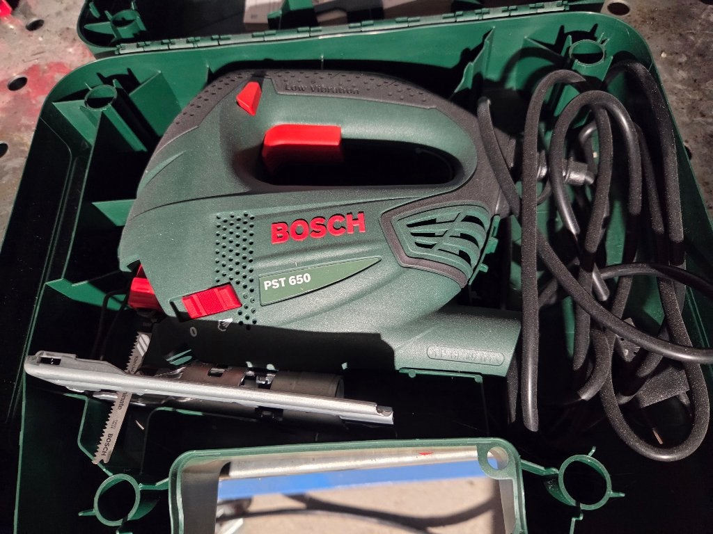 Bosch PST 650 decoupeerzaag te huur, Tuin en Terras, Hand-tuingereedschap, Ophalen, Zo goed als nieuw, Overige soorten, Bosch
