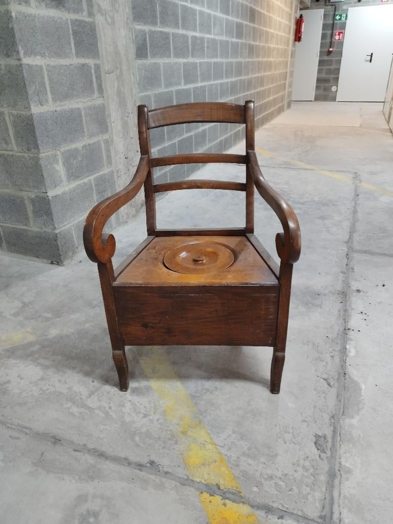 Ancienne chaise percée, Ophalen