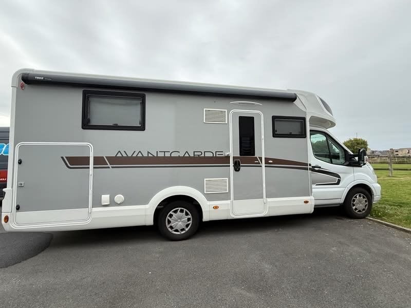 Mobilhome Mc Louis Avant-Garde 2024 met 10800km Aut 170 pk, Automaat, Ringverwarming, Diesel, Particulier