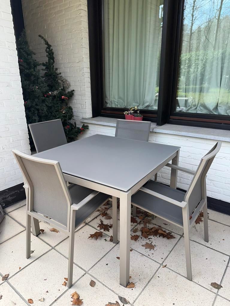 Table de jardin taupe avec 4 chaises de jardin et housse, Jardin & Terrasse, Chaise, Salons de jardin, Comme neuf, Enlèvement