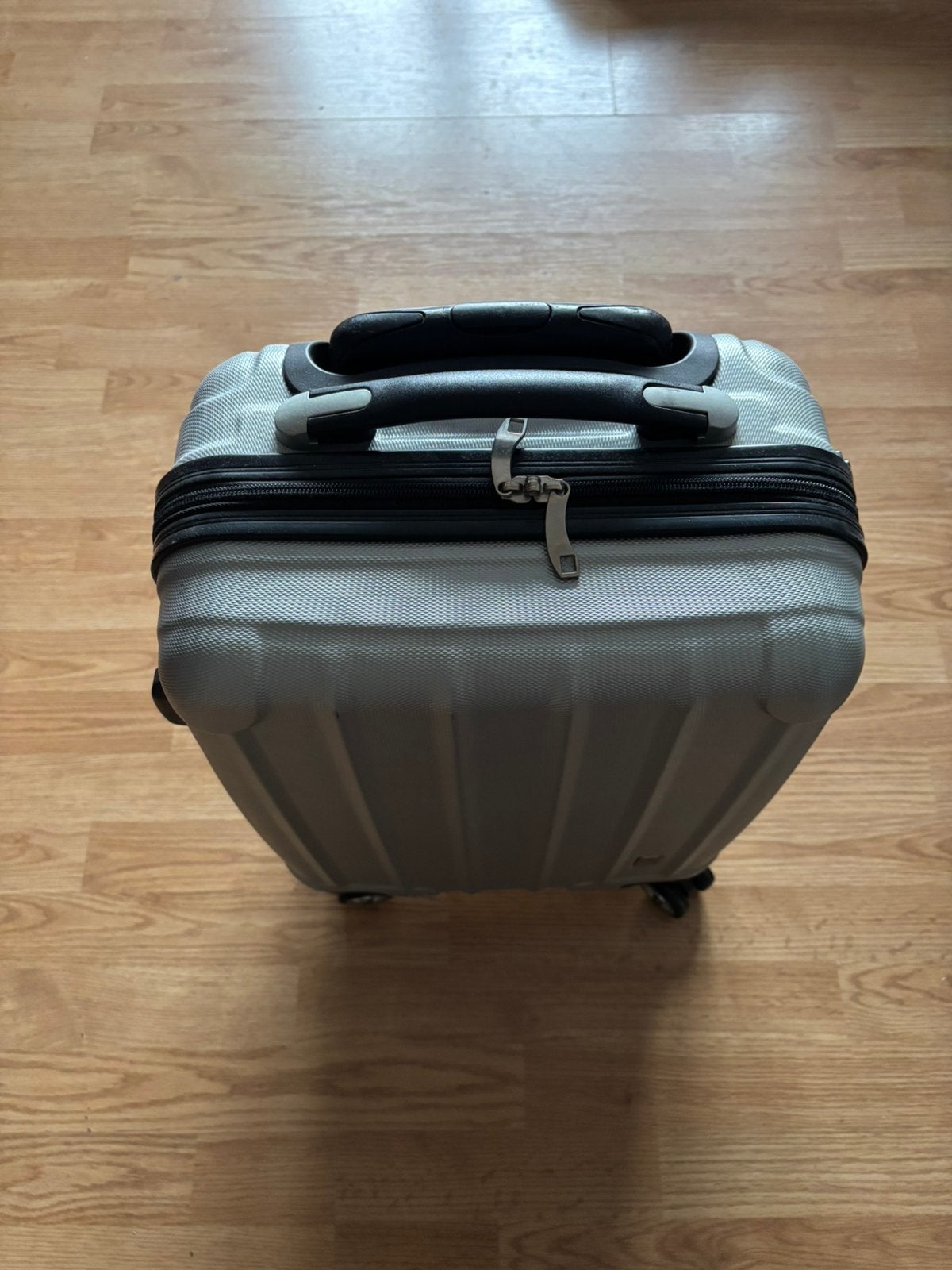 Superbe valise cabine sur roulette Jacob Cohen30/20/50 LxPxH, Enlèvement, Comme neuf, Roulettes