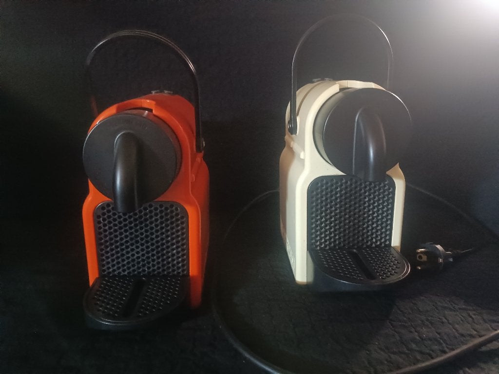 Machine Nespresso à vendre pour pièce ou réparateur 25€ les2, Electroménager, Enlèvement, Nespresso, Nespresso