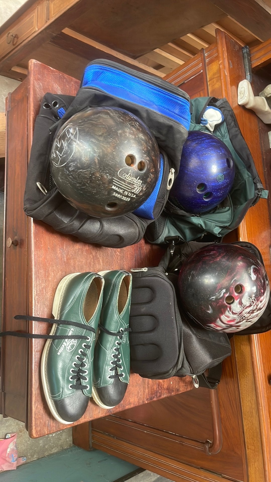 Bowlingballen met tas, Sport en Fitness, Bowlen, Ophalen, Zo goed als nieuw, Schoenen