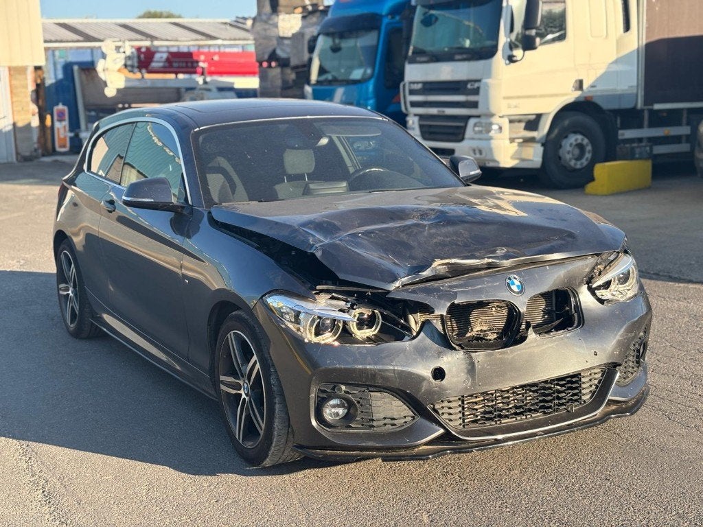 BMW 1-serie //2017// Pack m 3-deurs F21N 116i, https://public.car-pass.be/vhr/720a8f99-e262-40bc-b52d-87dc99eaac23, Alcantara